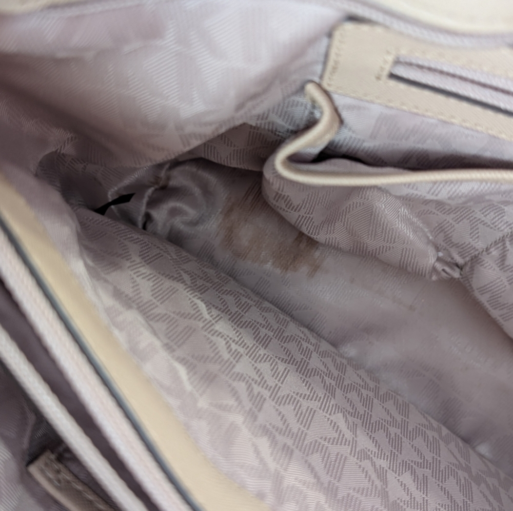 Michael Kors Jet Set Quilted Saffiano Leather Tote – Beige/Gold - Picture 7 of 16